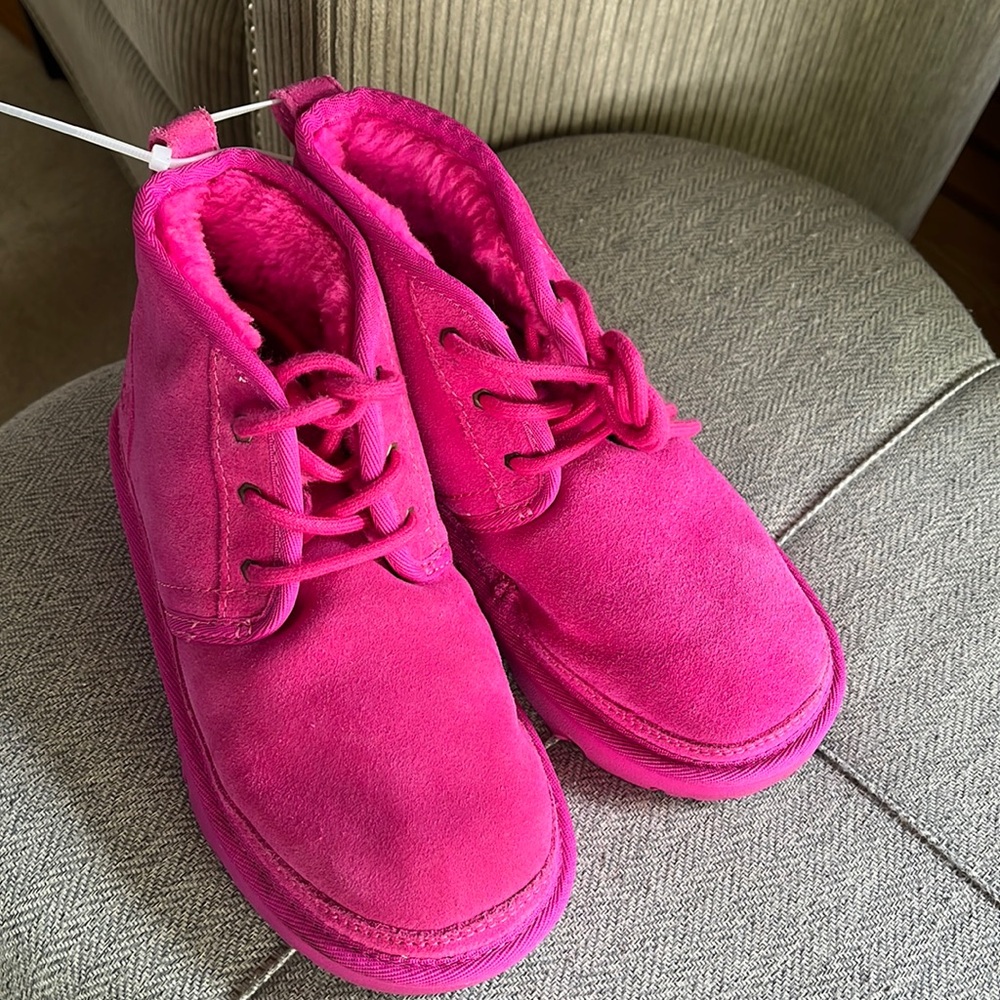 UGG Neumel Boot - Picture 4 of 5